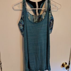 Lululemon tank top with built-in bra sz l